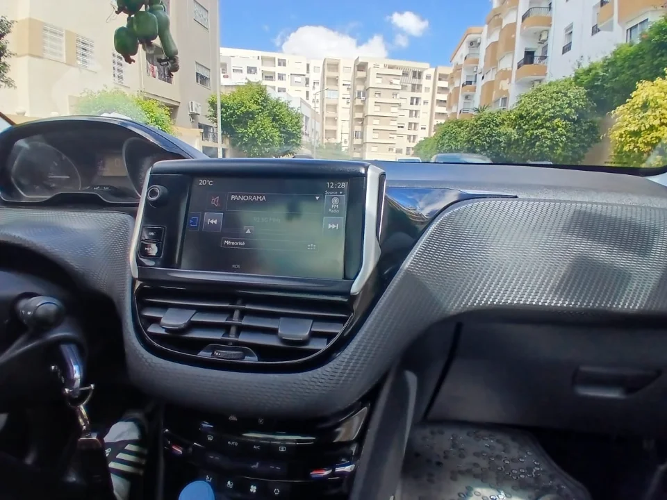 Peugeot 2008 - Photo 8