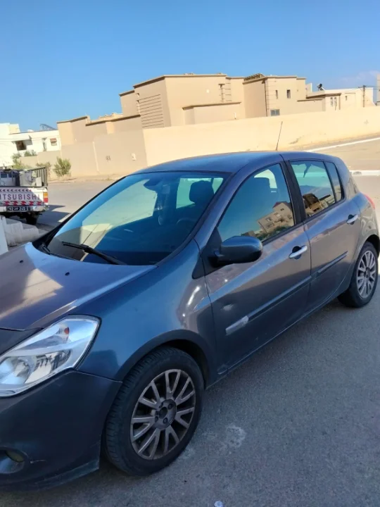 Renault Clio - Photo 2