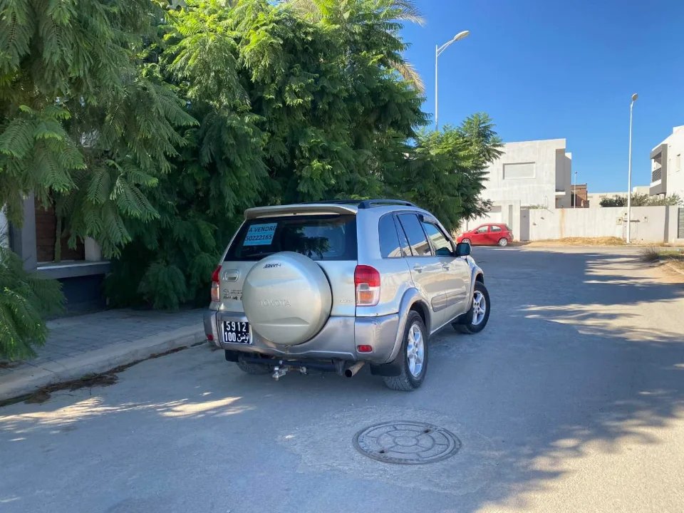 Toyota RAV4 - Photo 3