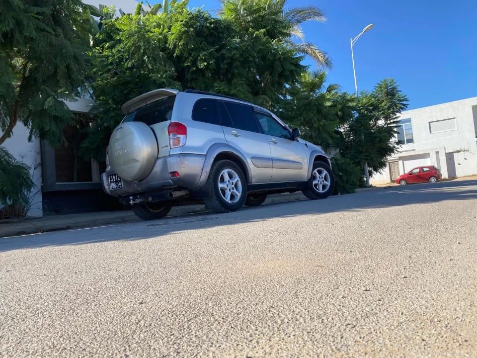 Toyota RAV4 - Photo 2