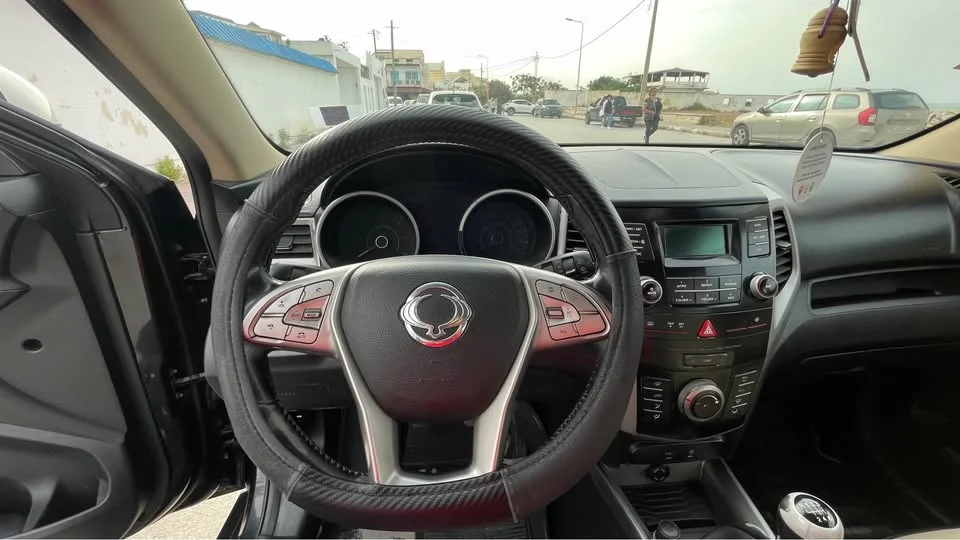 Ssangyong Tivoli - Photo 2