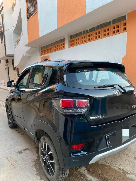 Mahindra KUV 100 - Photo 12