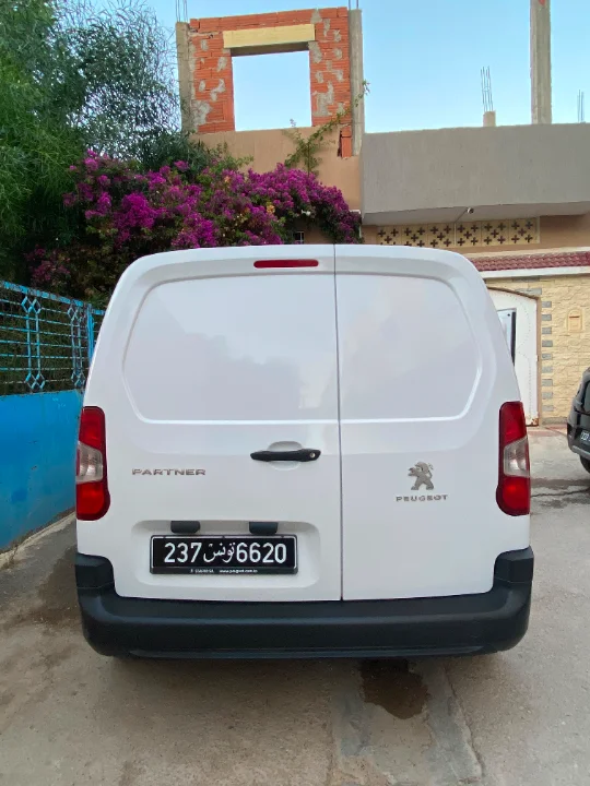 Peugeot Partner - Photo 10