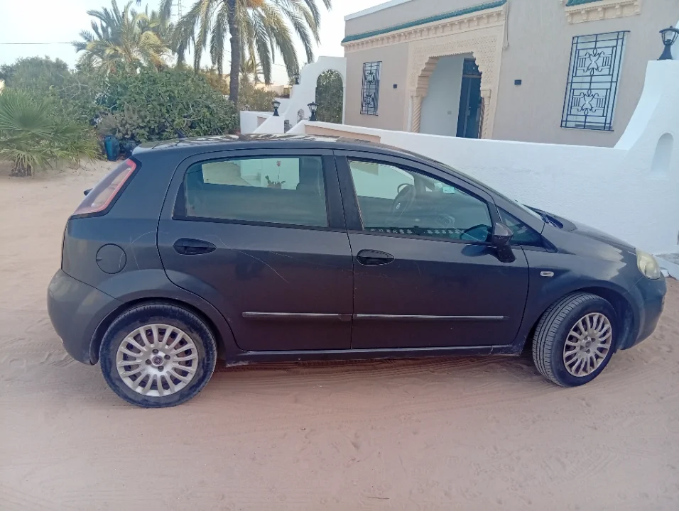 Fiat GRANDE PUNTO - Photo 4