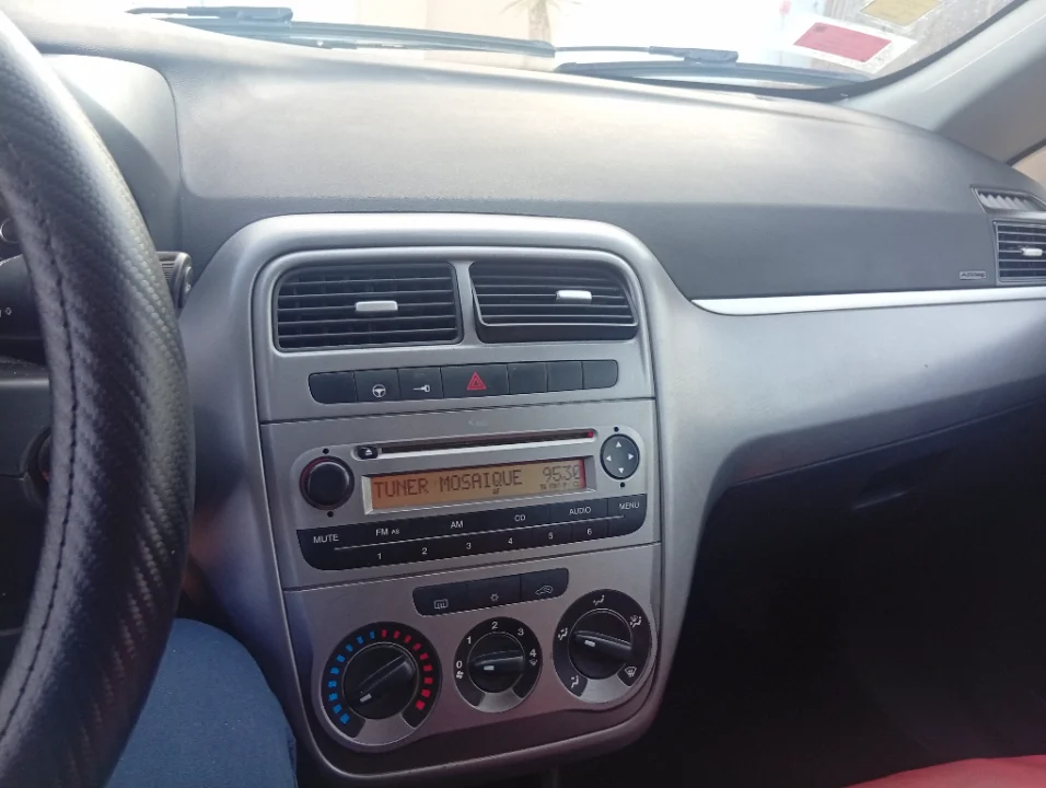 Fiat GRANDE PUNTO - Photo 3