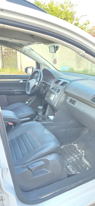 Volkswagen Touran - Photo 5