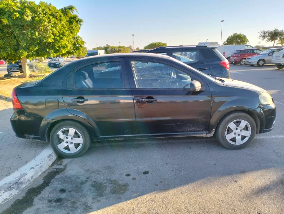 Chevrolet AVEO - Photo 2
