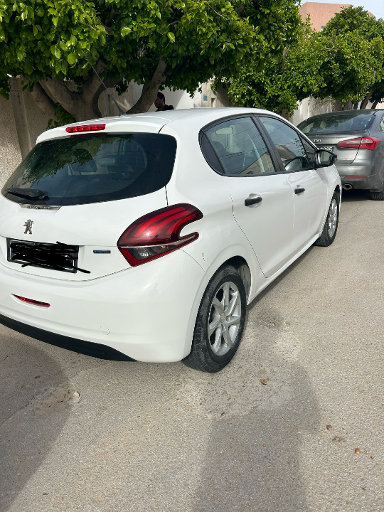Peugeot 208 - Photo 4