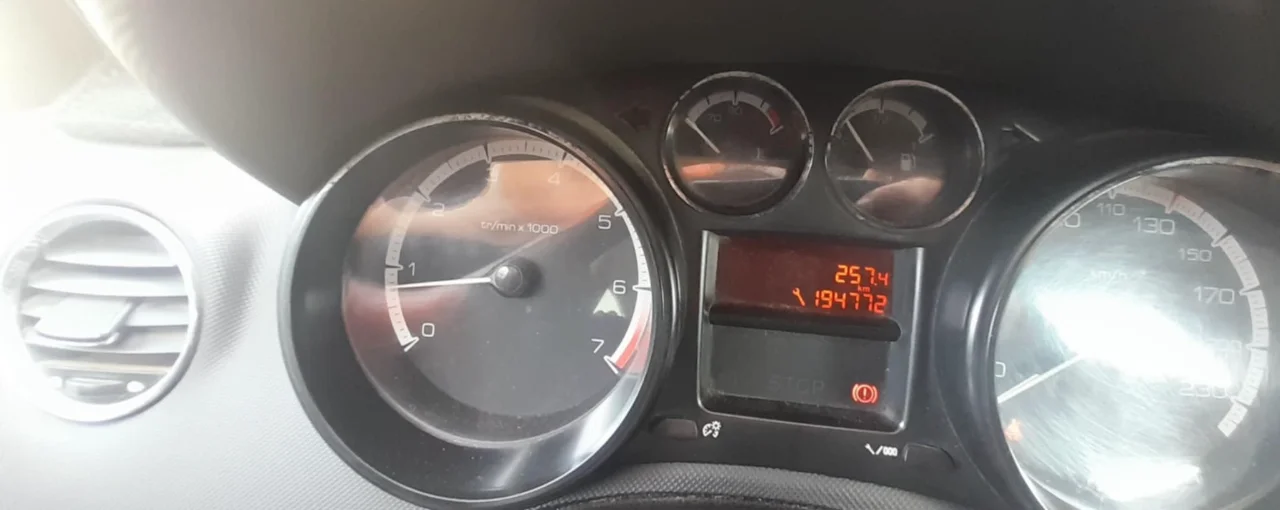 Peugeot 308 - Photo 2