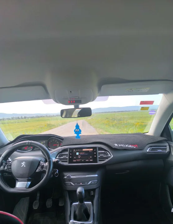 Peugeot 308 - Photo 2