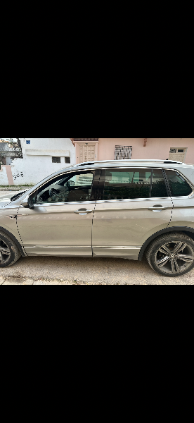 Volkswagen Tiguan - Photo 2