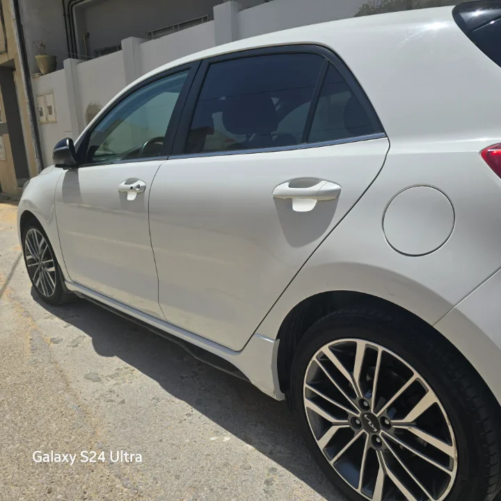 Kia RIO - Photo 6