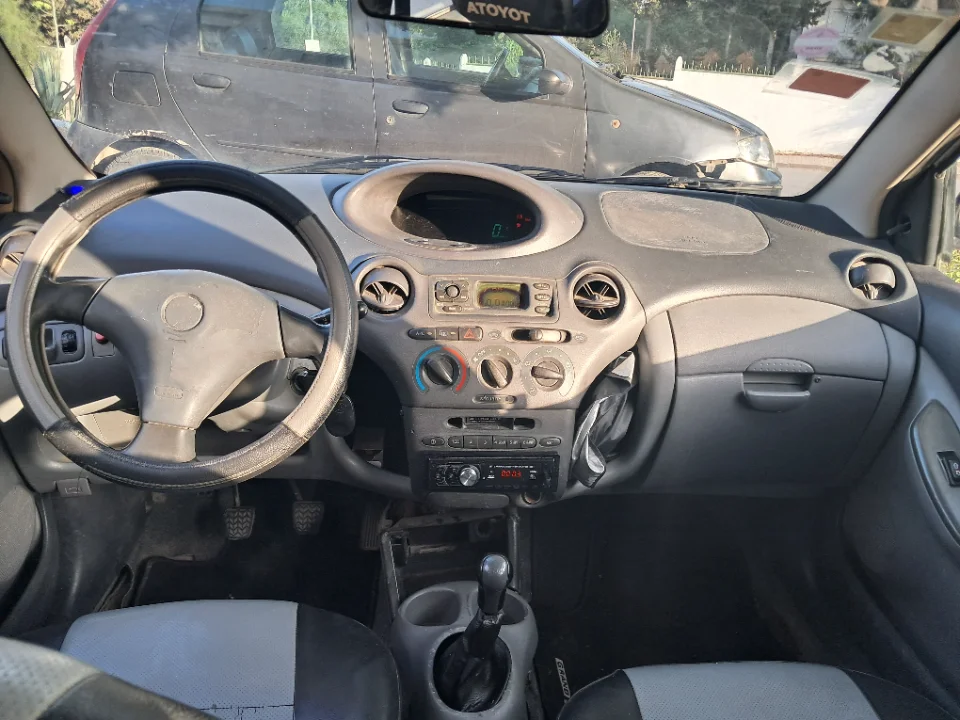 Toyota Yaris - Photo 10