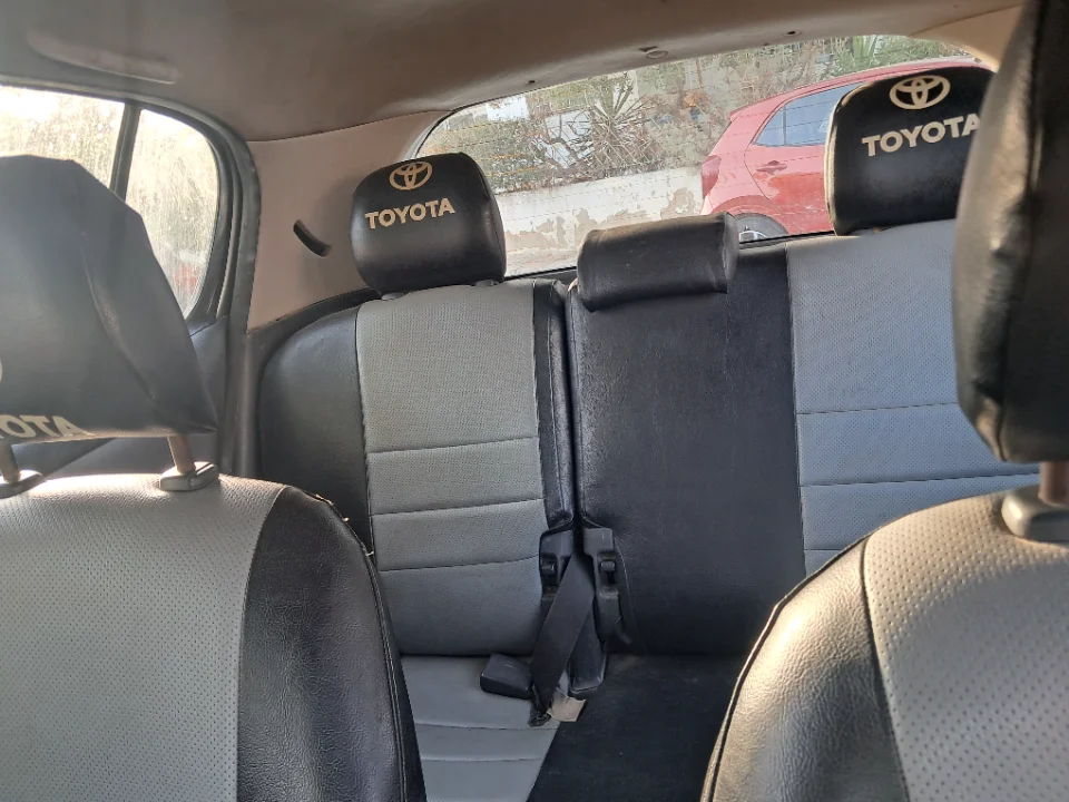 Toyota Yaris - Photo 9