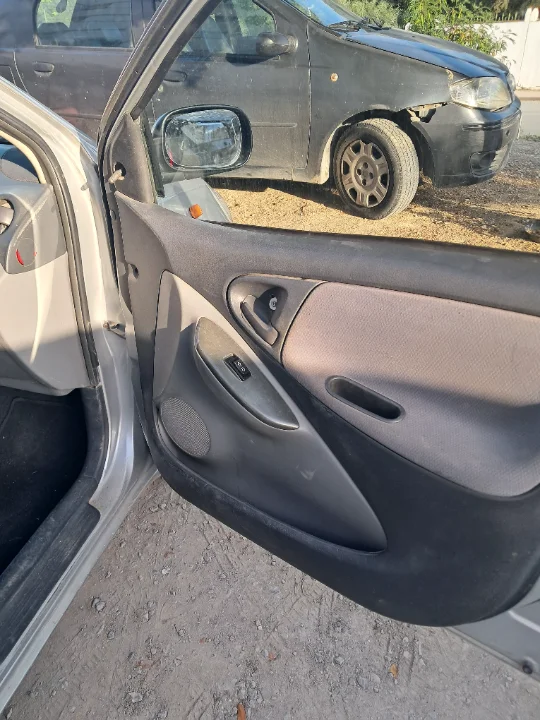 Toyota Yaris - Photo 2