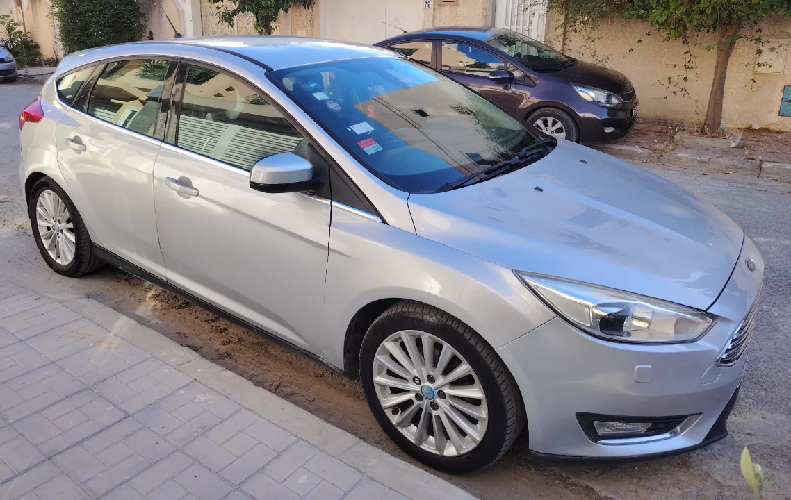 Ford FOCUS - Photo 6