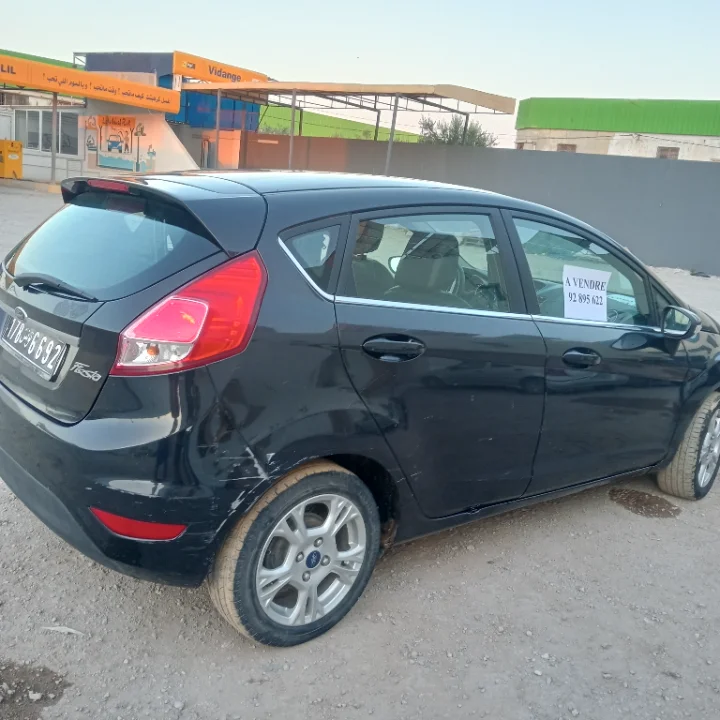 Ford FIESTA - Photo 5