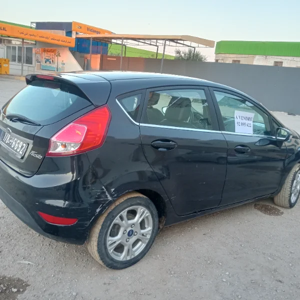 Ford FIESTA - Photo 5