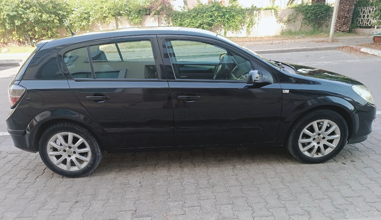 Opel Astra - Photo 9
