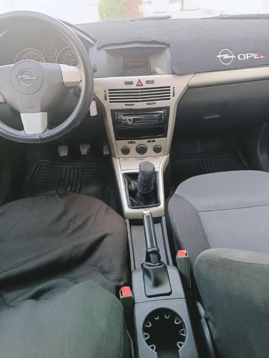 Opel Astra - Photo 3