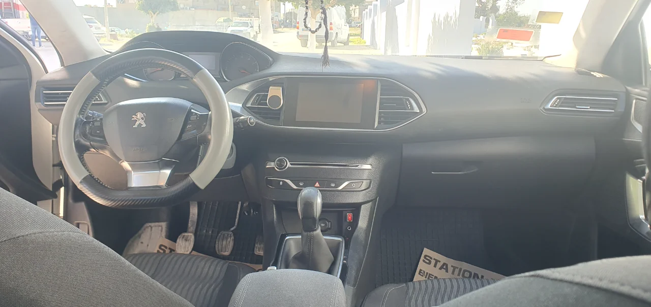 Peugeot 308 - Photo 6