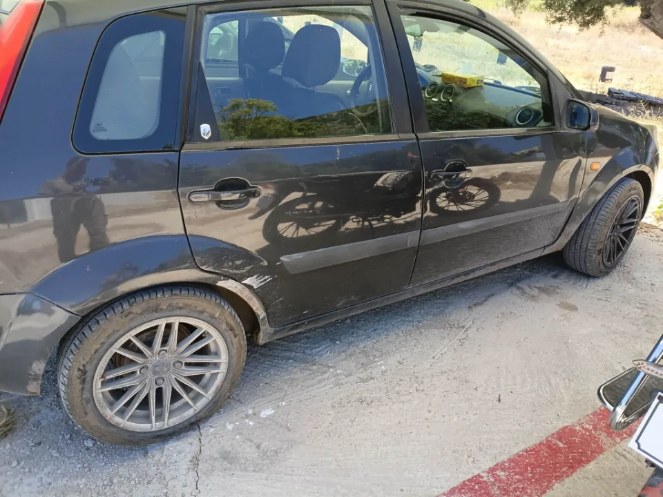 Ford FIESTA - Photo 10