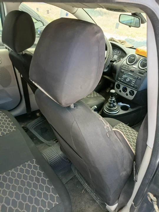 Ford FIESTA - Photo 8