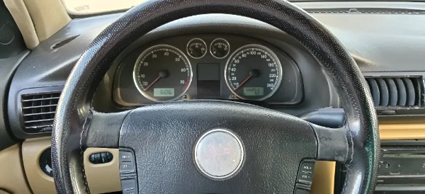 Volkswagen Passat - Photo 3