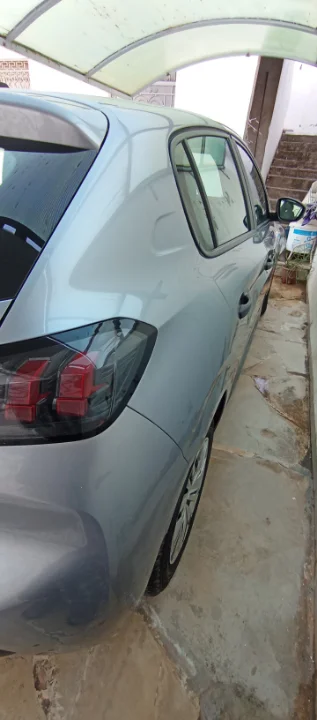Peugeot 208 - Photo 8