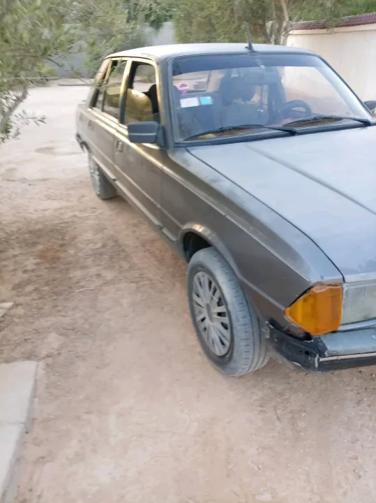 Peugeot 305 - Photo 8
