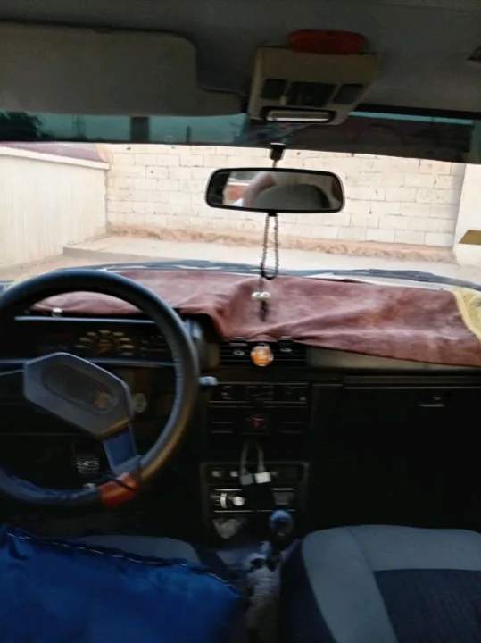 Peugeot 305 - Photo 7