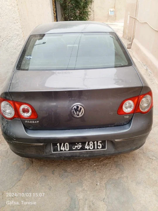 Volkswagen Passat - Photo 2