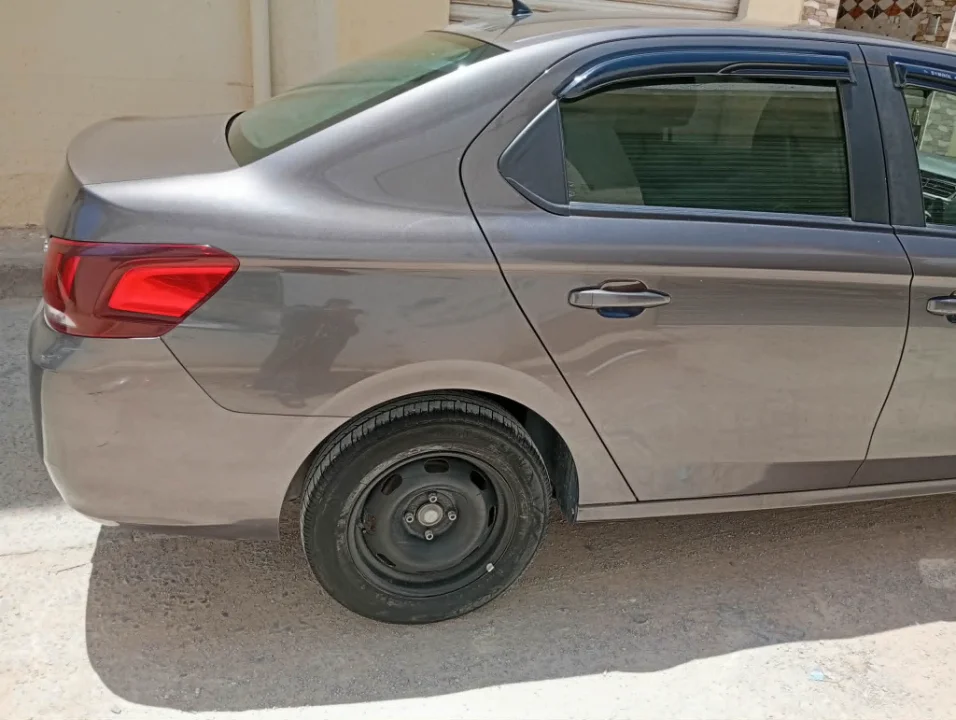 Peugeot 301 - Photo 6