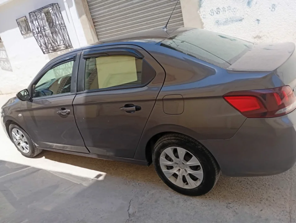 Peugeot 301 - Photo 2