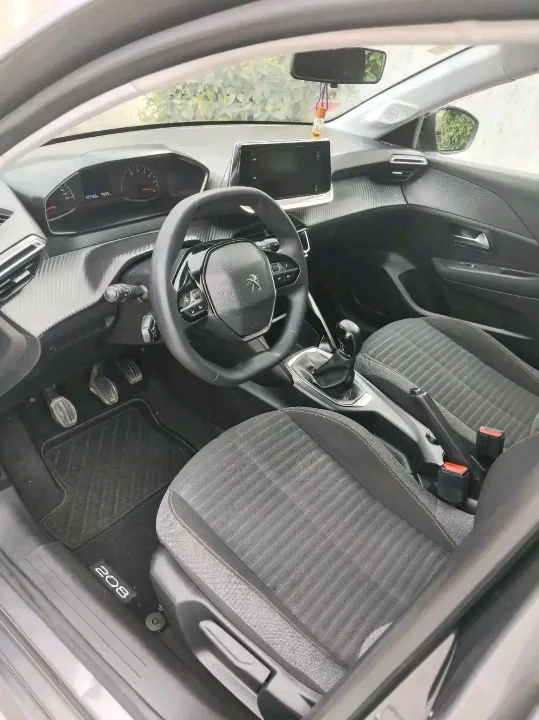 Peugeot 208 - Photo 10