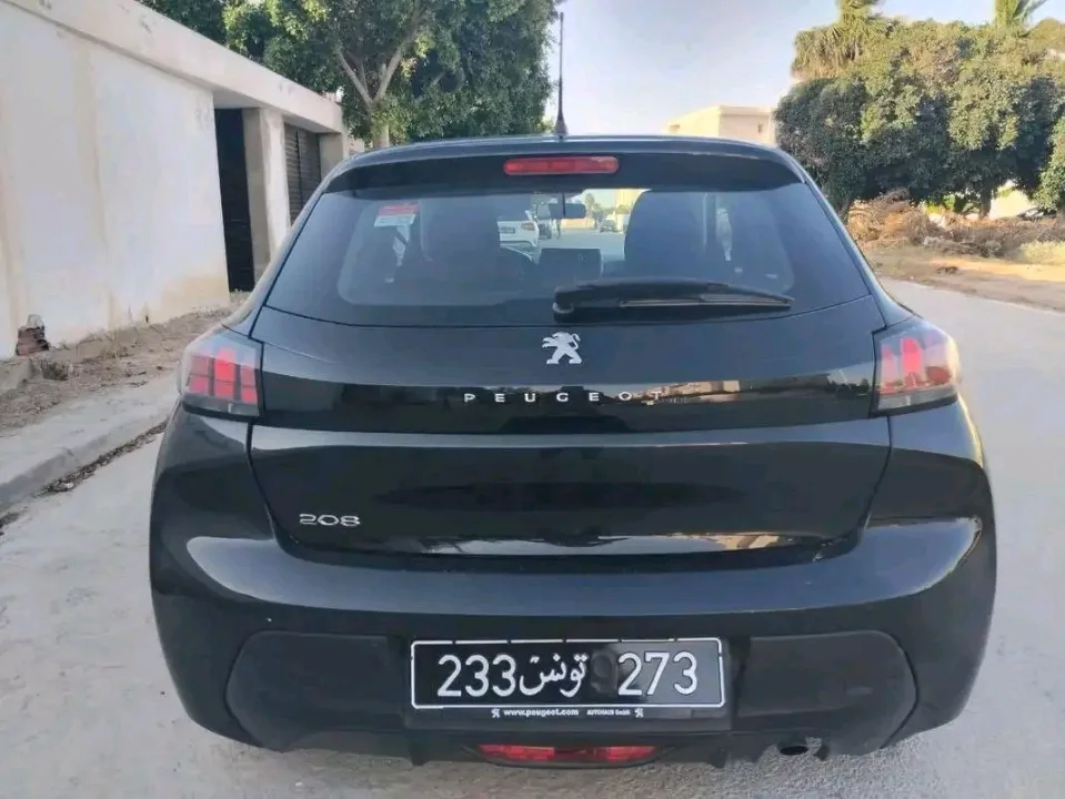Peugeot 208 - Photo 2