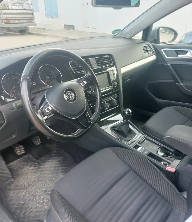 Volkswagen Golf - Photo 2