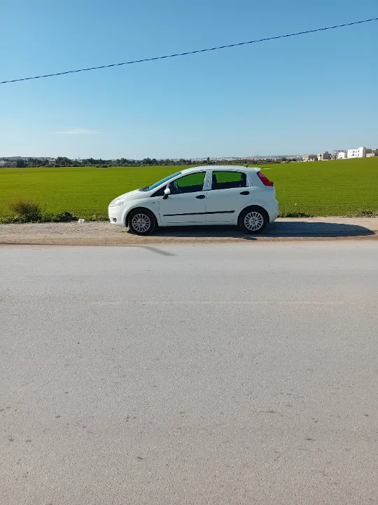 Fiat GRANDE PUNTO - Photo 11
