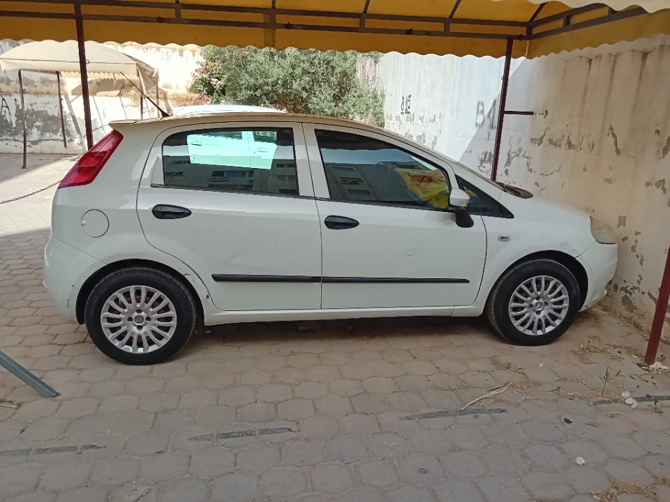 Fiat GRANDE PUNTO - Photo 8