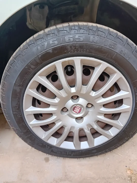 Fiat GRANDE PUNTO - Photo 2