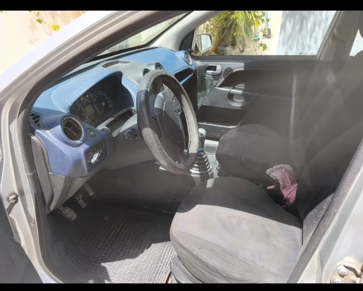 Ford FIESTA - Photo 3