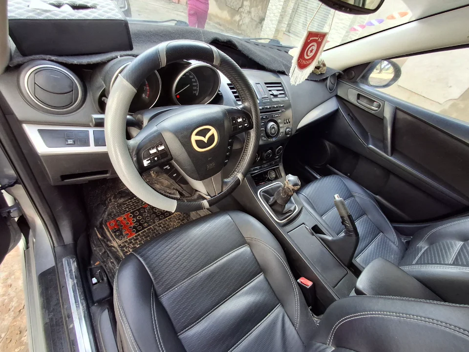 Mazda MAZDA3 - Photo 3