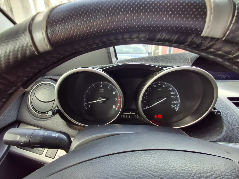Mazda MAZDA3 - Photo 2