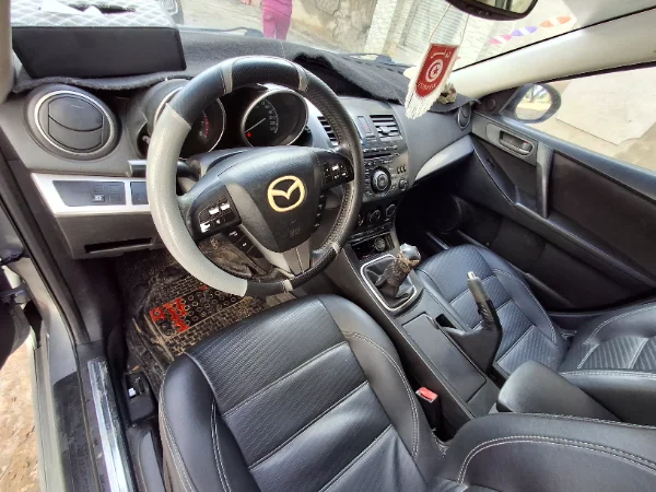 Mazda MAZDA3 - Photo 3