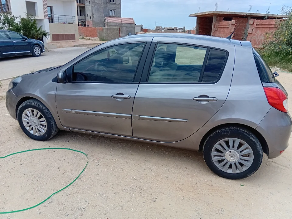 Renault Clio - Photo 5