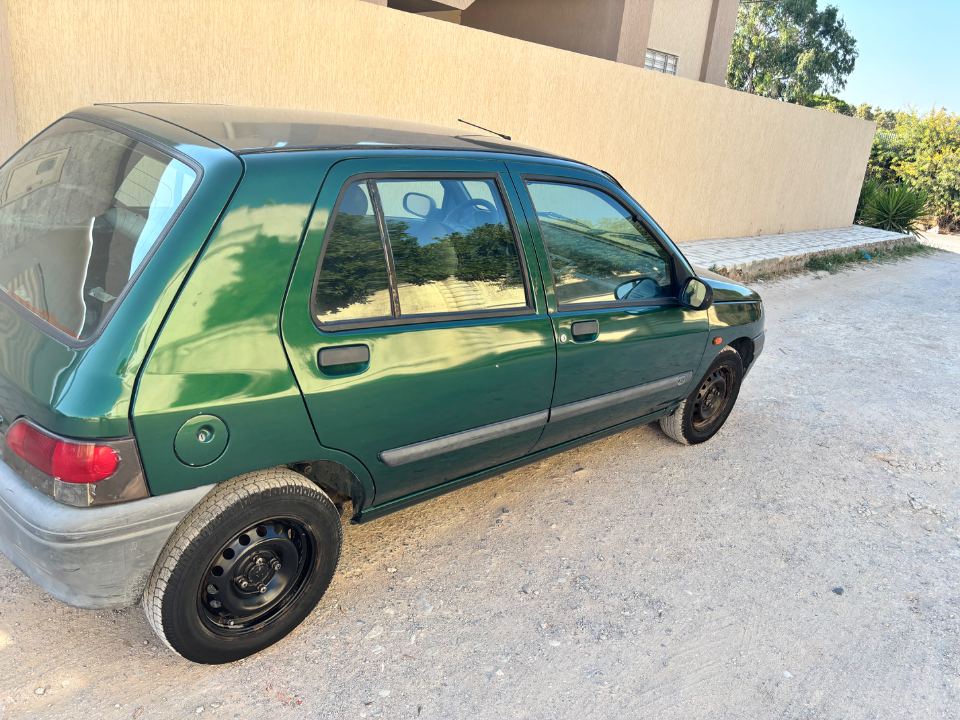 Renault Clio - Photo 3
