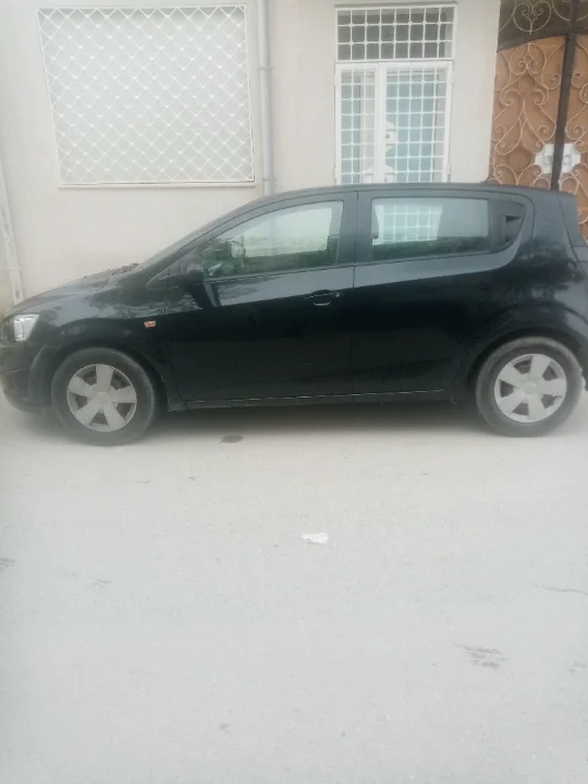 Chevrolet SONIC - Photo 2