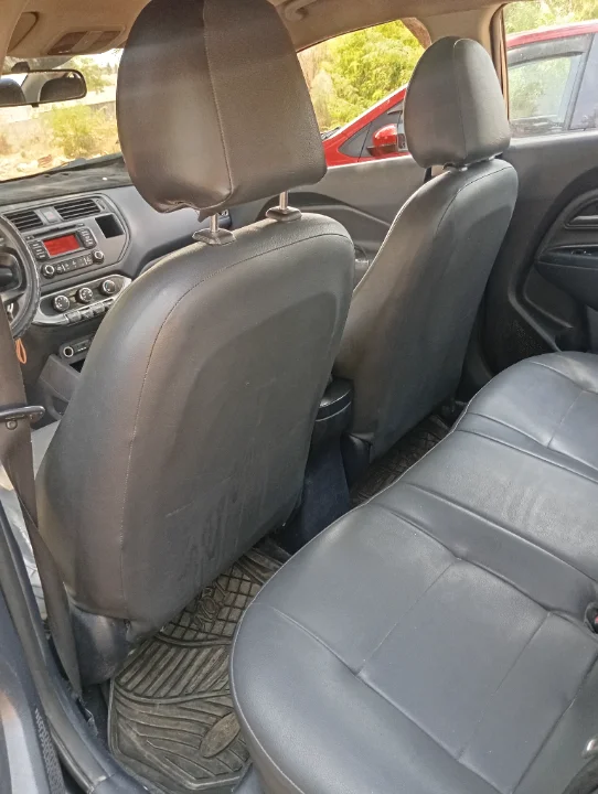 Kia RIO - Photo 4