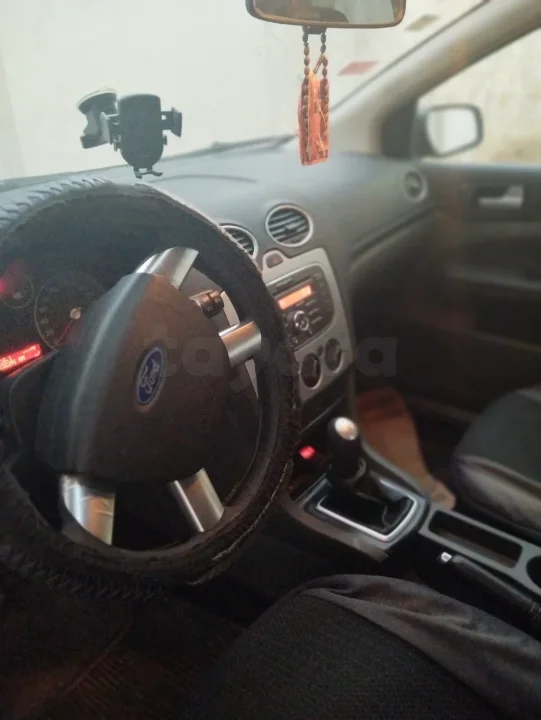 Ford FOCUS - Photo 6