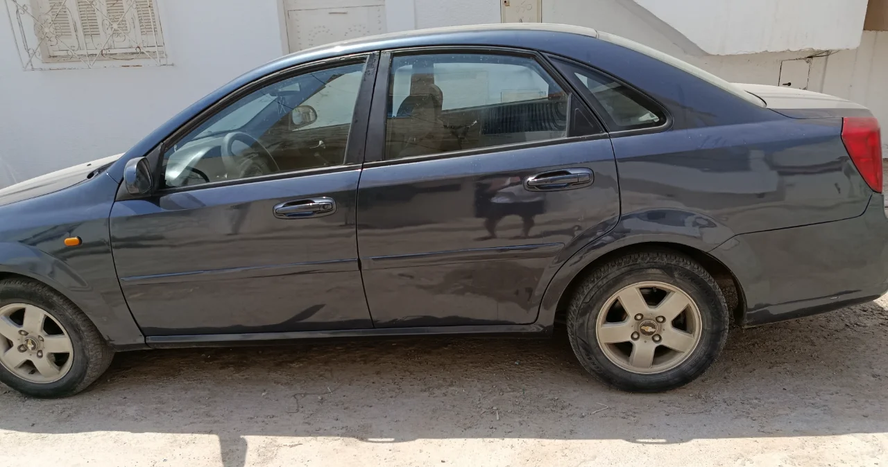 Chevrolet OPTRA - Photo 2